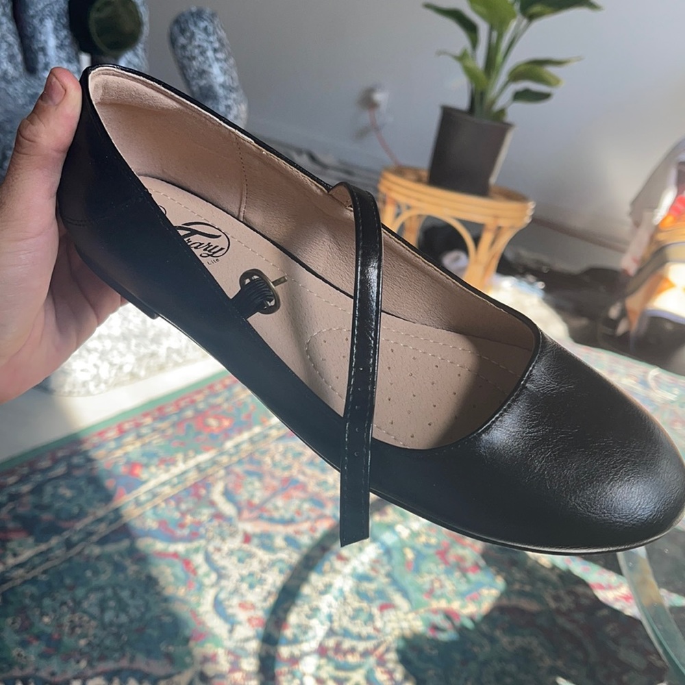 Brand new in box Trary flats-cute and comfy. Purchased for work, but too big.